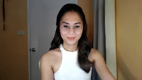 chelly4u69 online show from March 27, 2:06 am