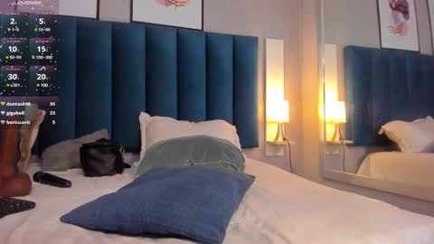   online show from December 9, 11:45 pm