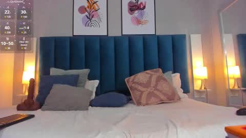   online show from December 13, 8:15 pm