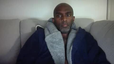 chenthu1979 online show from April 5, 11:07 am