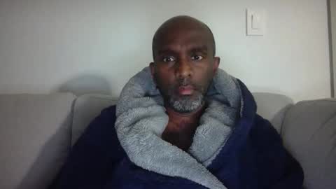 chenthu1979 online show from April 12, 11:15 am