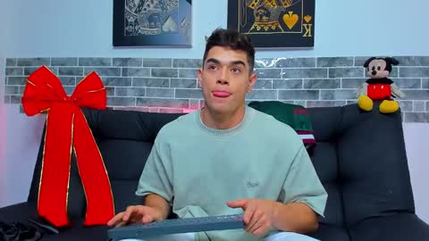 Snapshot of chepe_fit chatting on December 31, 12:11 am chepe vause online show from December 31, 12:11 am