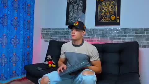 Snapshot of chepe_fit chatting on January 29, 2:40 am chepe vause online show from January 29, 2:40 am