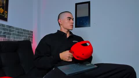 Snapshot of chepe_fit chatting on February 13, 3:29 am chepe vause online show from February 13, 3:29 am