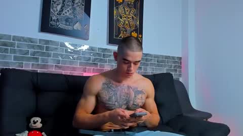 Snapshot of chepe_fit chatting on February 14, 3:00 am chepe vause online show from February 14, 3:00 am