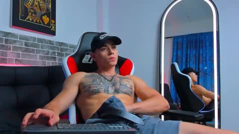 Snapshot of chepe_fit chatting on February 21, 7:34 am chepe vause online show from February 21, 7:34 am