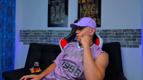 Snapshot of chepe_fit chatting on March 2, 5:33 am chepe vause online show from March 2, 5:33 am