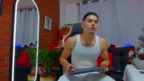 Snapshot of chepe_fit chatting on November 28, 2:36 am chepe vause online show from November 28, 2:36 am