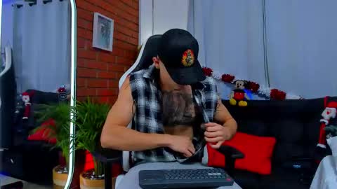 Snapshot of chepe_fit chatting on November 30, 3:10 am chepe vause online show from November 30, 3:10 am