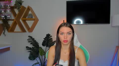 Cherry  Kiss online show from June 3, 6:49 am