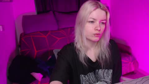 Snapshot of cherry_night666 chatting on April 24, 10:34 pm Morty online show from April 24, 10:34 pm