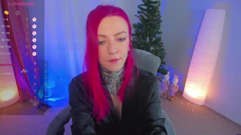 Snapshot of cherry_roxy chatting on January 5, 8:31 pm Roxy online show from January 5, 8:31 pm