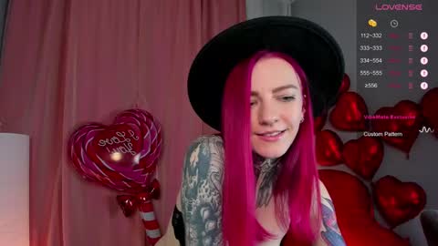 Snapshot of cherry_roxy chatting on February 14, 2:39 am Roxy online show from February 14, 2:39 am