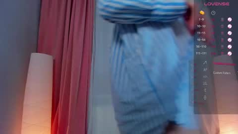 Snapshot of cherry_roxy chatting on February 20, 11:43 pm Roxy online show from February 20, 11:43 pm