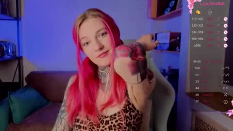 Snapshot of cherry_roxy chatting on October 16, 9:05 pm Roxy online show from October 16, 9:05 pm