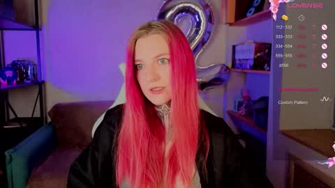 Snapshot of cherry_roxy chatting on October 23, 9:13 pm Roxy online show from October 23, 9:13 pm