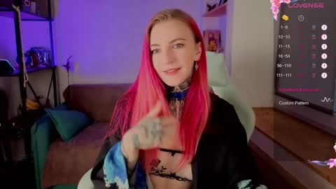 Snapshot of cherry_roxy chatting on November 17, 6:30 am Roxy online show from November 17, 6:30 am