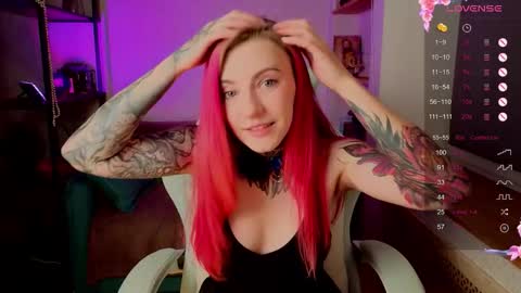 Snapshot of cherry_roxy chatting on November 27, 6:15 am Roxy online show from November 27, 6:15 am