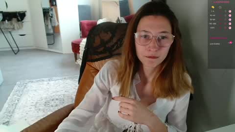 Leonie online show from April 19, 7:51 am