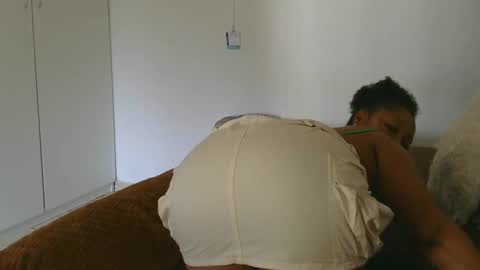 Snapshot of cherrybabexx chatting on December 15, 2:37 pm Cherrybabe online show from December 15, 2:37 pm