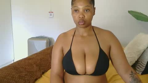 Snapshot of cherrybabexx chatting on December 20, 1:00 pm Cherrybabe online show from December 20, 1:00 pm