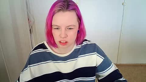 cherrybaby_0 online show from March 10, 7:13 am