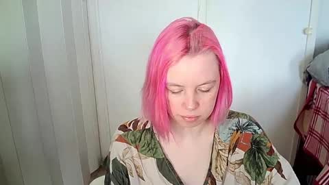 cherrybaby_0 online show from April 4, 7:39 am