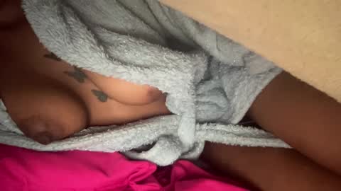 Snapshot of cherryblossom444 chatting on March 7, 12:04 am cherryb online show from March 7, 12:04 am