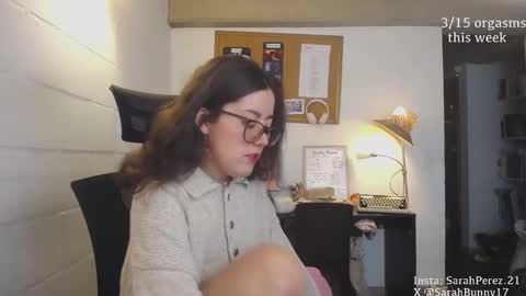 Snapshot of cherrybunny21 chatting on December 22, 6:49 am Sarah Prez online show from December 22, 6:49 am