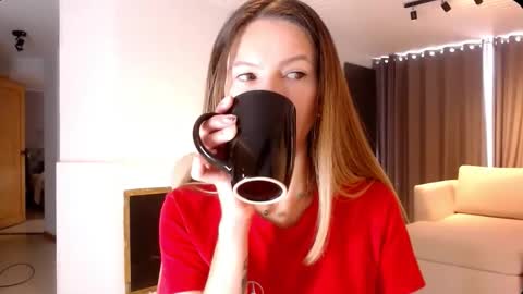 Snapshot of cherrycoloured chatting on February 22, 1:53 pm Anna online show from February 22, 1:53 pm