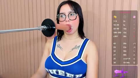 Snapshot of cherryl_blosom_ chatting on November 25, 7:47 pm Cherryl online show from November 25, 7:47 pm