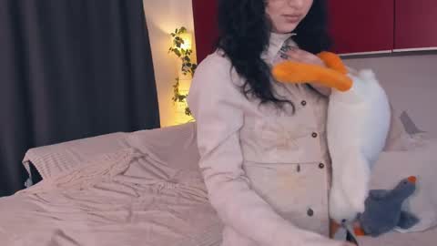 Isabel online show from April 10, 7:18 pm