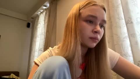 Lei online show from April 17, 1:36 pm