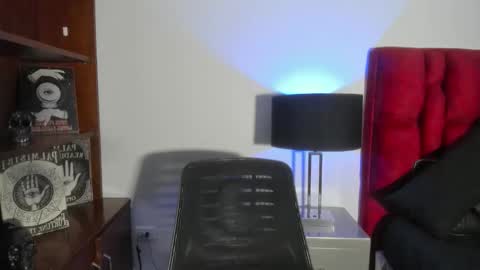 Snapshot of cherrymeloon chatting on February 19, 9:33 pm CherryMeloon online show from February 19, 9:33 pm