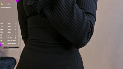 Loise online show from March 23, 5:06 pm