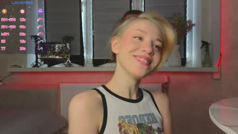 Lysia online show from April 8, 1:11 pm