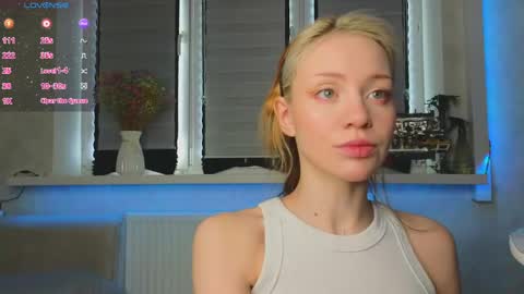 Lysia online show from April 19, 1:43 pm