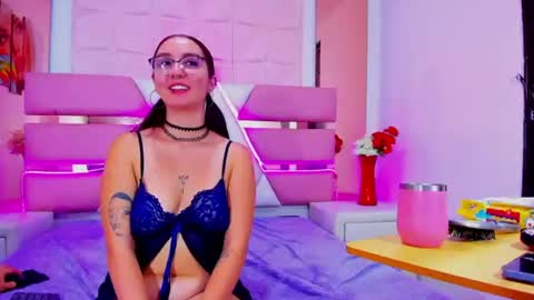 Snapshot of cherryrusson chatting on June 19, 1:37 pm cherryrusson online show from June 19, 1:37 pm
