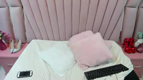 Snapshot of cherrysweetl_ chatting on July 8, 1:26 pm cherrysweetl_ online show from July 8, 1:26 pm