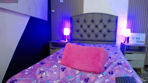 Snapshot of cheryl_hs chatting on January 29, 4:47 am Cheryl online show from January 29, 4:47 am