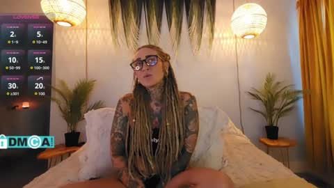 Chevi Blue online show from September 16, 4:30 pm