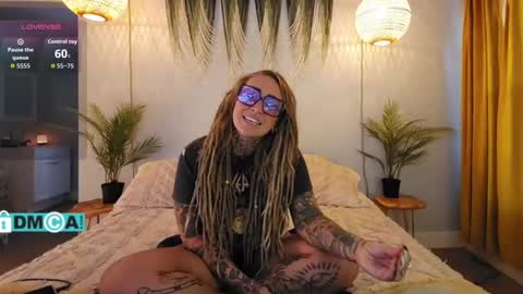 Chevi Blue online show from September 17, 1:13 pm