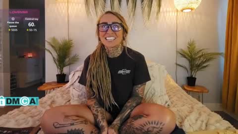 Chevi Blue online show from September 25, 3:05 pm