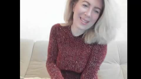 Snapshot of chicafortuna chatting on October 14, 2:23 am NBFG online show from October 14, 2:23 am