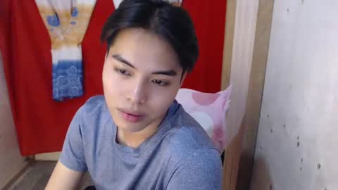 Snapshot of chicago_west chatting on December 2, 3:03 pm Ask me online show from December 2, 3:03 pm