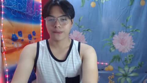 Snapshot of chicago_west chatting on January 8, 1:31 pm Ask me online show from January 8, 1:31 pm
