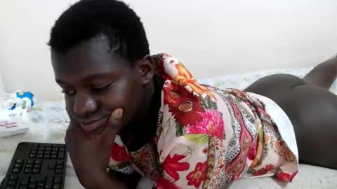 chichie_ online show from April 5, 10:18 pm