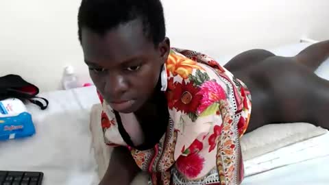 chichie_ online show from April 10, 10:36 pm