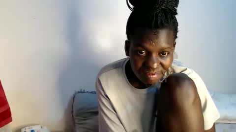 chichie_ online show from June 1, 9:55 am