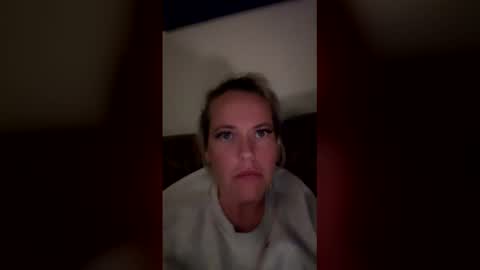 chickenlegs25 online show from May 17, 2:31 am